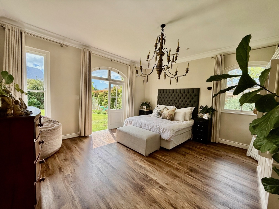 To Let 4 Bedroom Property for Rent in Constantia Western Cape